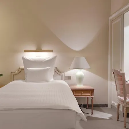 Excelsior Hotel 4*